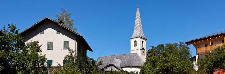 Il campanile della chiesa di San Felice, paese in Val d'Ultimo