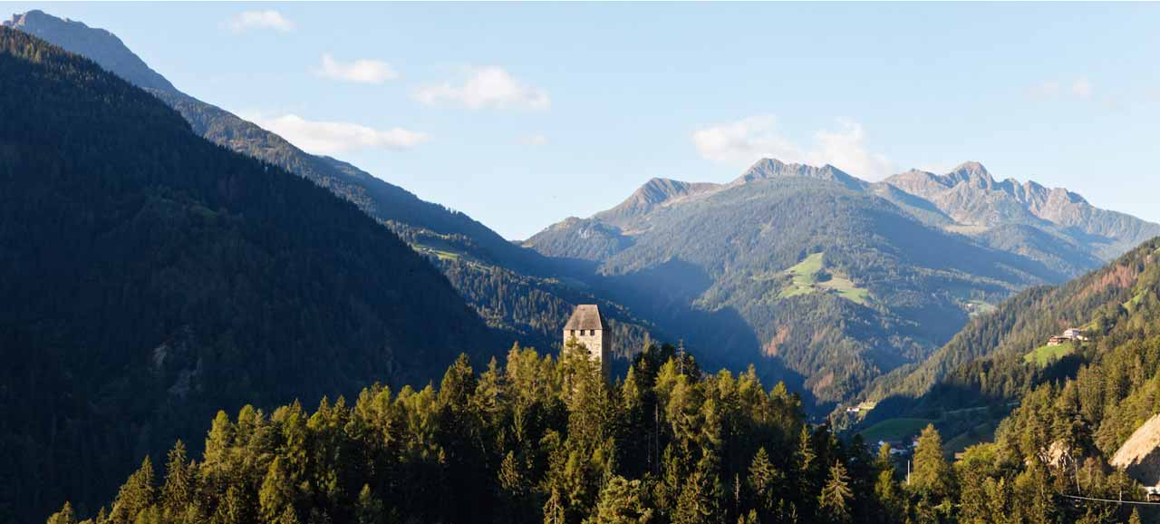 S- Pancrazio – view of the Eschenlohe castle