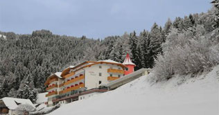 Photo of the Hotel Seehof in the snow