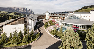 Wellnesshotel on the Alps of Siusi is the Hotel Urthaler