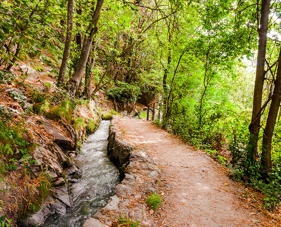 Waalwege und alte Wasserkanäle in Algund