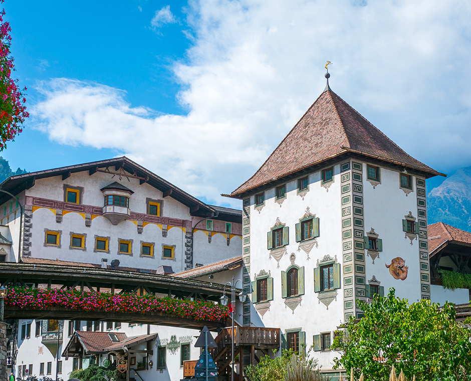 Die Brauerei Forst, gegründet 1857, zählt zu den größten Brauereien Italiens und befindet sich im Ortsteil Forst von Algund in Südtirol