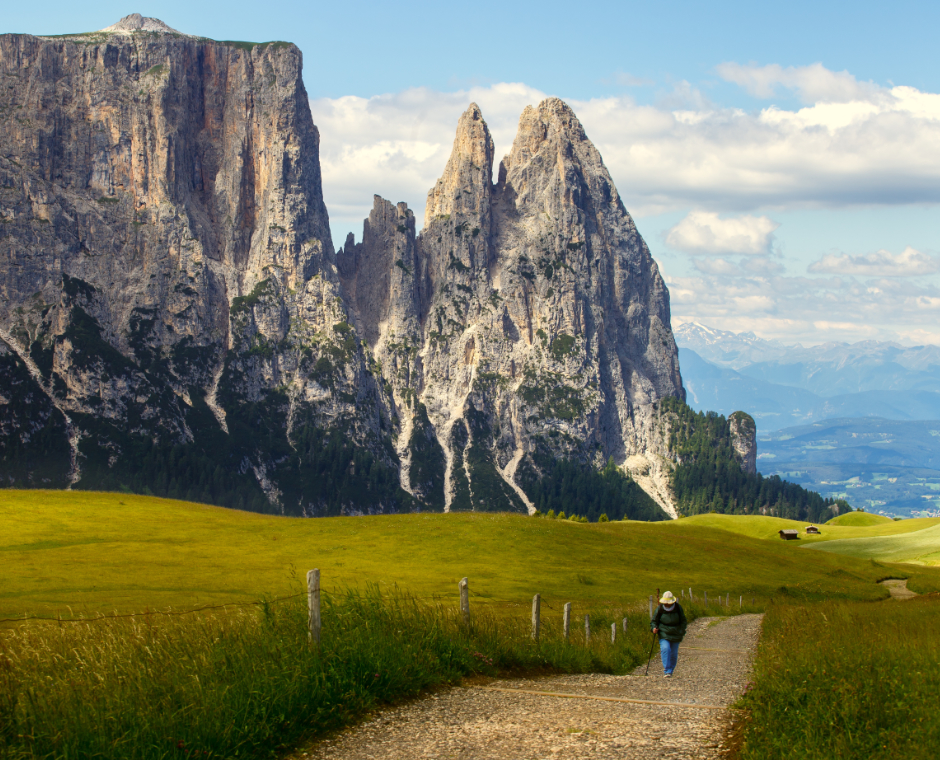 Monte Sciliar nelle Dolomiti. Vista dall'Alpe di Siusi, Italia