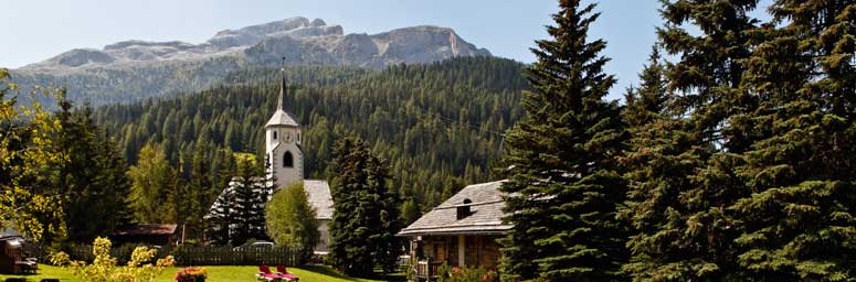 Corvara und seine Gebirge