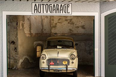 Auto d'epoca nel museo