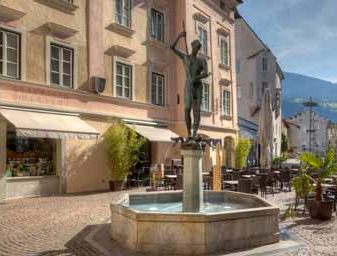 Ein Blick auf die Stadtmitte von Brixen