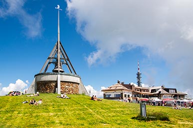 Die Friedensglocke Concordia auf dem Gipfel des Kronplatzes