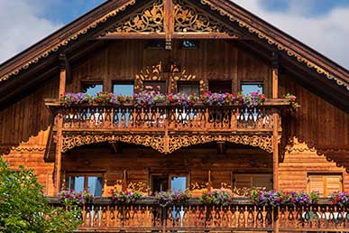 Wooden house in San Vigilio