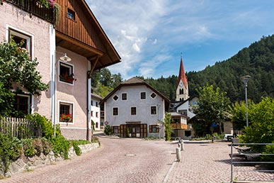 The streets of Chienes