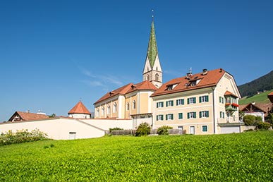 Die Pfarrkirche von Terenten