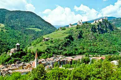 Vista panoramica sulla città di Chiusa, in Valle Isarco