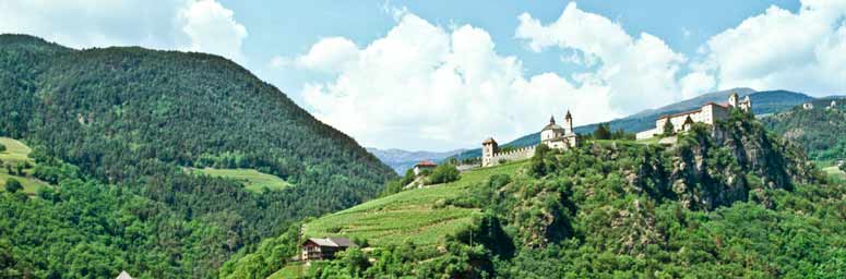 Il Monastero di Sabiona a Chiusa visto in lontananza