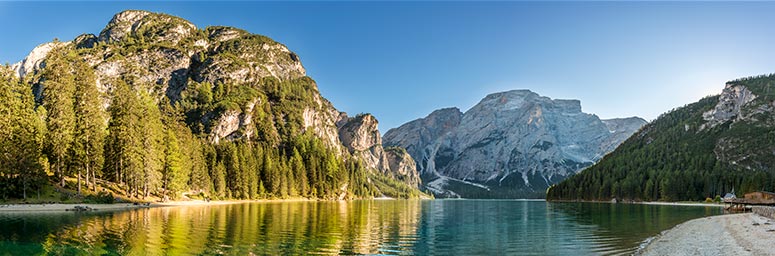 Il panorama intorno al Lago di Braies