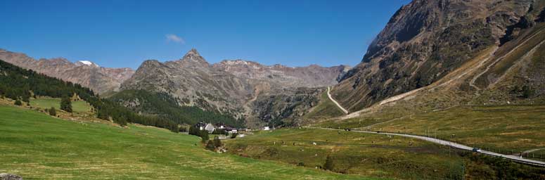 Der Ort Kurzras im Schnalstal im Sommer