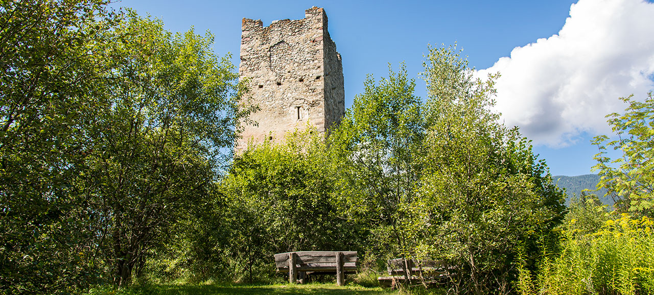 Die Ruinen von Schloss Thurn in Welsberg