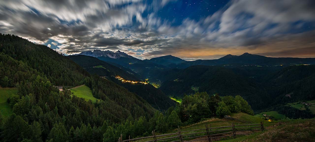 Blick auf den Latemar von der Volkssternwarte in Steinegg im Eggental aus gesehen