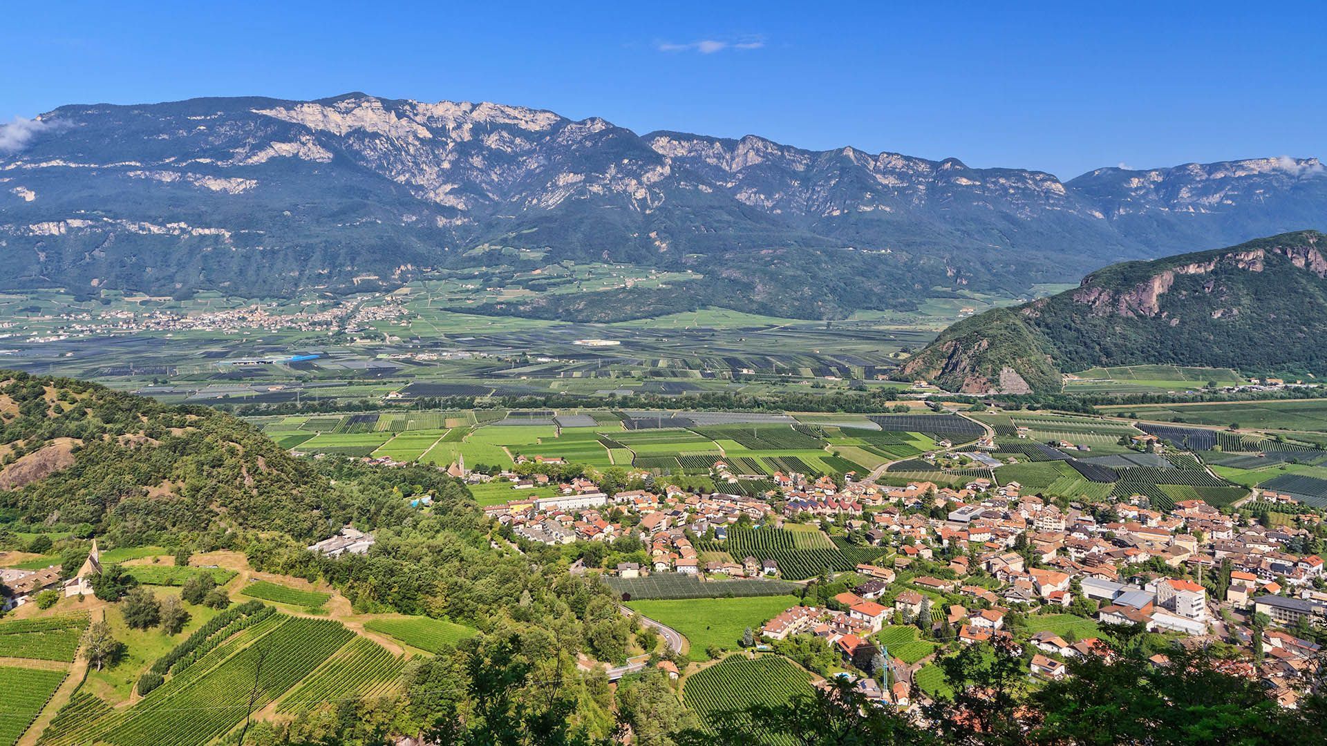 Panoramic view of the village Ora