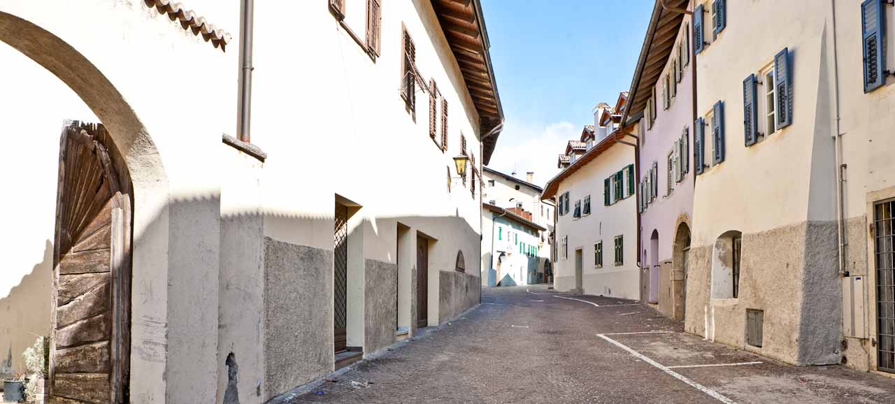 The historical center of Termeno, on the wine road
