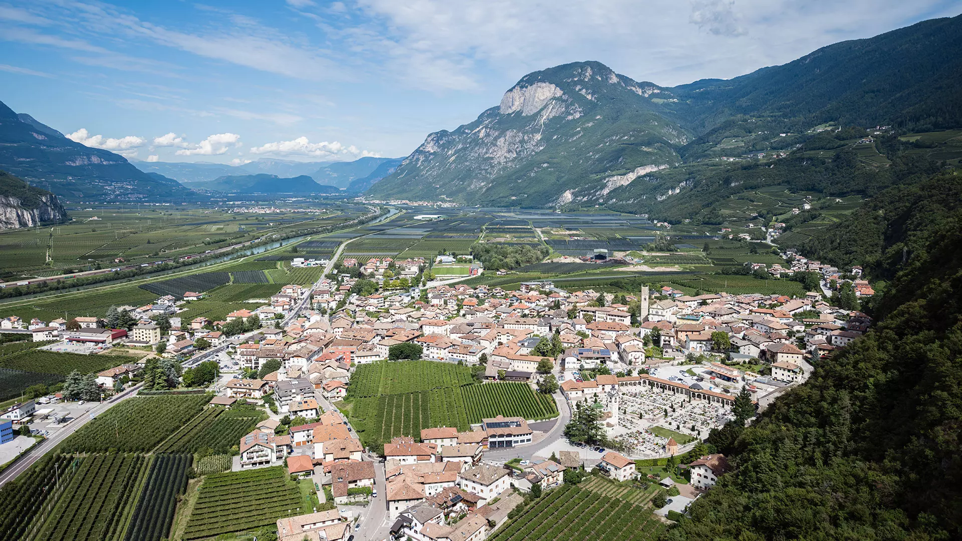 Vista sul paese di Salorno