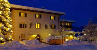 Winter photo of the Hotel Zur Krone