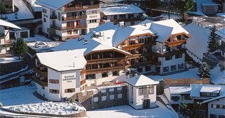 Winter vacations at the Hotel Carmen at S. Cristina in Gardena valley