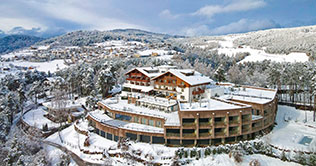 Zimmer mit Badewanne im Wanderhotel Schönblick in Jenesien oberhalb von Bozen