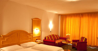 Bedroom photo of the Hotel Alpenrose at San Lorenzo near Brunico