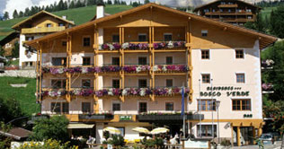 Book the apartments Boscoverde at S. Cassiano in Alta Badia