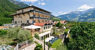 Hotel Stephanshof in Dorf Tirol in der Tourismusregion Meran Tirol Algund