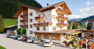 Holidays at the Hotel Villa Eden at Corvara / Alta Badia