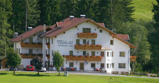 In Welsberg befindet sich das Hotel Waldheim