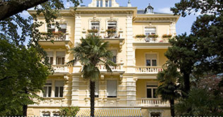 In the spa town of Merano is located the Hotel Westend